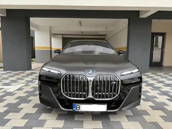 Grau Gebraucht 2024 BMW M760e Performance Limousine | 148.800 € (Teuer)