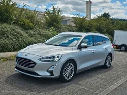 Silber Gebraucht 2018 Ford Focus Titanium Limousine | 11.190 € (Fairer Preis)