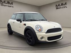 Weiß Gebraucht 2013 Mini ONE Kleinwagen | 4.990 € (Etwas zu teuer)