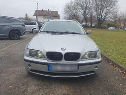 Silber Gebraucht 2004 BMW 320 Kombi | 1.400 €