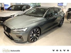 Grün Neu 2025 Volvo V60 Ultra Kombi | 61.970 €
