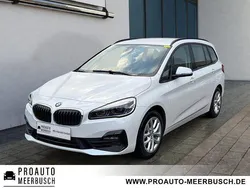 Weiß Gebraucht 2022 BMW 220 Gran Tourer Advantage Van / Kleinbus | 19.999 € (Superpreis)