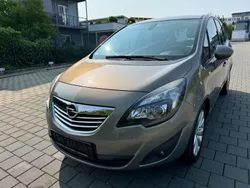 Grau Gebraucht 2011 Opel Meriva Innovation Van / Kleinbus | 4.980 € (Fairer Preis)