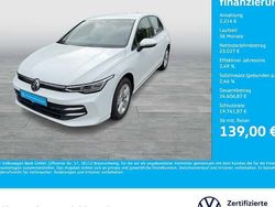 Pure white Gebraucht 2024 VW Golf VIII Life Limousine | 25.241 € (Guter Preis)