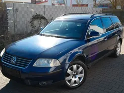 Blau Gebraucht 2005 VW Passat Basis Kombi | 999 € (Guter Preis)
