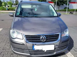 Grau Gebraucht 2009 VW Touran Freestyle Van / Kleinbus | 3.799 € (Guter Preis)