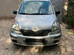 Silber Gebraucht 2002 Toyota Yaris Kombi | 3.500 € (Etwas zu teuer)