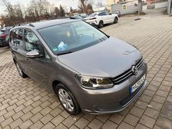 Grau Gebraucht 2010 VW Touran Comfortline Van / Kleinbus | 7.990 € (Fairer Preis)