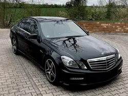 Schwarz Gebraucht 2009 Mercedes E63 AMG AMG Limousine | 26.000 €
