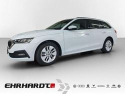 Weiß Gebraucht 2021 Skoda Octavia Ambition Kombi | 23.390 € (Guter Preis)
