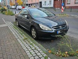 Schwarz Gebraucht 2004 Peugeot 307 CC Cabrio | 2.300 €
