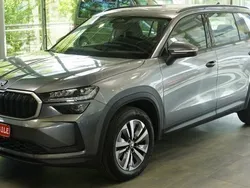 Graphitegrau metallic Gebraucht 2024 Skoda Kodiaq Selection SUV | 44.491 € (Guter Preis)