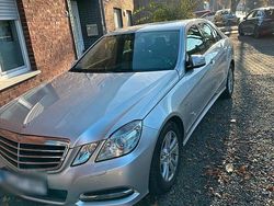 Silber Gebraucht 2011 Mercedes E200 Limousine | 10.500 € (Guter Preis)