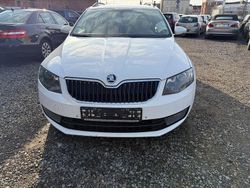 Weiß Gebraucht 2015 Skoda Octavia Elegance Kombi | 6.499 € (Teuer)