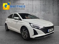 Weiss Neu 2025 Hyundai i20 Select Kleinwagen | 19.758 € (Guter Preis)