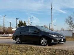 Schwarz Gebraucht 2013 Toyota Auris Touring Sports Life+ Kombi | 6.250 € (Fairer Preis)