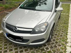 Silber Gebraucht 2006 Opel Astra GTC Coupé | 3.200 € (Fairer Preis)
