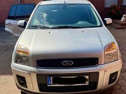 Silber Gebraucht 2011 Ford Fusion Limousine | 5.700 € (Teuer)