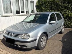 Grau Gebraucht 2003 VW Golf IV Kleinwagen | 1.444 € (Etwas zu teuer)