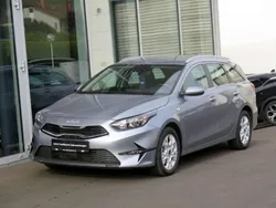 Silber metallic Gebraucht 2024 Kia Ceed Sportswagon Comfort Kombi | 23.480 € (Superpreis)
