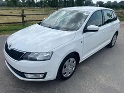 Weiß Gebraucht 2013 Skoda Rapid Kombi | 3.490 €