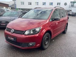 Rot Gebraucht 2012 VW Touran Match Van / Kleinbus | 4.990 € (Guter Preis)