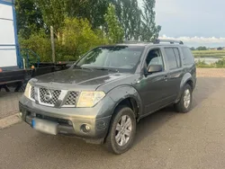 Grau Gebraucht 2005 Nissan Pathfinder SUV | 2.999 €