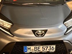 Grau Gebraucht 2024 Toyota Aygo Team Kleinwagen | 21.700 € (Teuer)