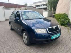 Blau Gebraucht 2003 Skoda Fabia Kleinwagen | 1.750 € (Etwas zu teuer)