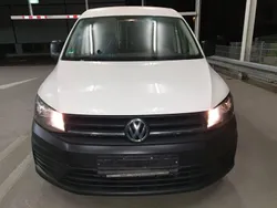Weiß Gebraucht 2016 VW Caddy Van / Kleinbus | 7.900 € (Guter Preis)