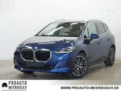 Blau Gebraucht 2024 BMW 218 Active Tourer Luxury Line Van / Kleinbus | 32.700 € (Guter Preis)
