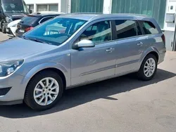 Silber Gebraucht 2009 Opel Astra Innovation Limousine | 4.900 € (Teuer)