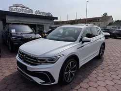 Weiss (metallic) Gebraucht 2021 VW Tiguan Allspace R-line SUV | 35.900 € (Fairer Preis)