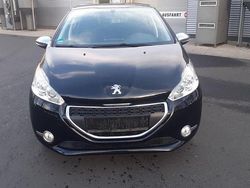 Schwarz Gebraucht 2014 Peugeot 208 Active Kleinwagen | 3.200 € (Guter Preis)