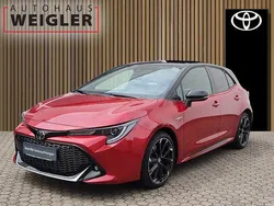 Karminarotmetallic Gebraucht 2021 Toyota Corolla Hybrid Sport Limousine | 25.990 € (Fairer Preis)