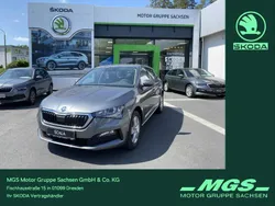 Grau (graphite grau metallic) Gebraucht 2024 Skoda Scala Ambition | 20.980 €