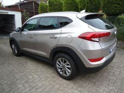Beige Gebraucht 2016 Hyundai Tucson Trend SUV | 14.600 € (Fairer Preis)