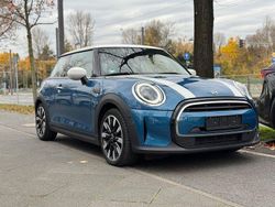Blau Gebraucht 2022 Mini Cooper Classic Kleinwagen | 20.980 € (Guter Preis)