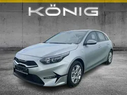 Sparkling silver (silber) Gebraucht 2024 Kia Ceed Vision Limousine | 18.998 € (Superpreis)