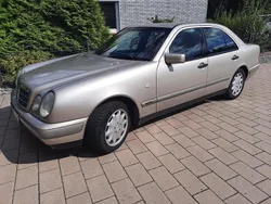 Silber Gebraucht 1998 Mercedes E240 Classic Limousine | 3.800 € (Fairer Preis)