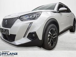 Weiss Gebraucht 2023 Peugeot e-2008 Allure SUV | 20.885 € (Fairer Preis)