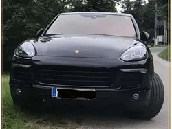 Schwarz Gebraucht 2017 Porsche Cayenne S E-Hybrid Platinum Edition SUV | 42.555 €