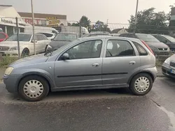 Grau Gebraucht 2004 Opel Corsa Limousine | 500 € (Guter Preis)