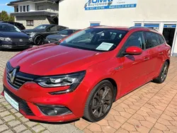 Rot Gebraucht 2018 Renault Mégane IV Bose Edition Limousine | 13.999 € (Fairer Preis)