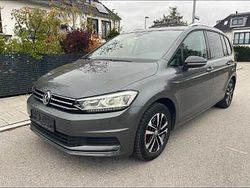 Grau Gebraucht 2020 VW Touran IQ Drive Van / Kleinbus | 28.999 € (Etwas zu teuer)
