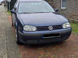 Blau Gebraucht 2002 VW Golf Limousine | 1.500 € (Guter Preis)