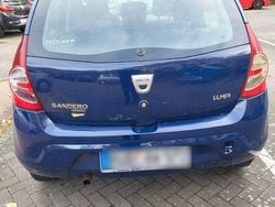 Blau Gebraucht 2009 Dacia Sandero Limousine | 900 € (Superpreis)