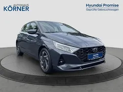 Grau Gebraucht 2022 Hyundai i20 Trend Limousine | 16.900 € (Fairer Preis)