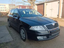 Schwarz Gebraucht 2007 Skoda Octavia Ambiente Kombi | 1.999 € (Guter Preis)