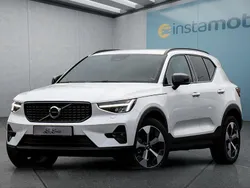 Weiß Gebraucht 2023 Volvo XC40 Plus SUV | 37.799 € (Fairer Preis)